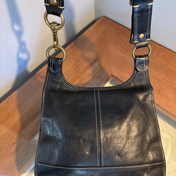 Vintage Coach Legacy Hippie Shoulder Bag Style 10325 – Black Leather with Brass - Picture 5 of 17